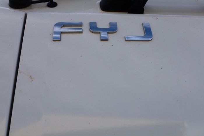2022 Isuzu F Series FYJ300-350 White