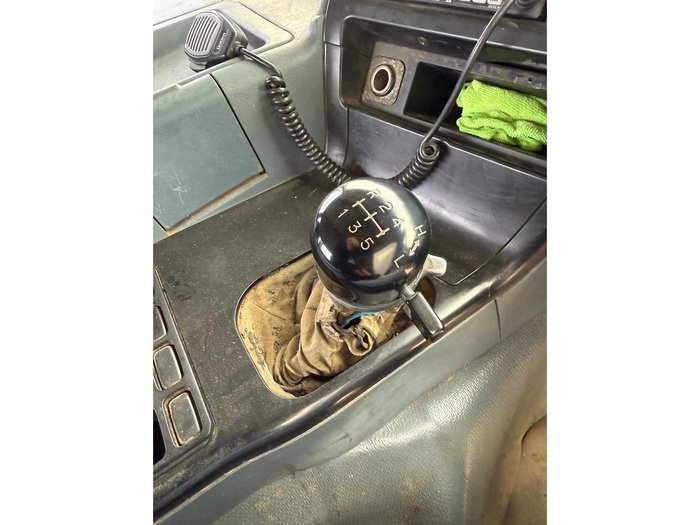 2000 Mitsubishi Fp500