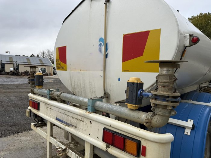 2000 MITSUBISHI TRUCK & WATER TANKER COMBO Fp500