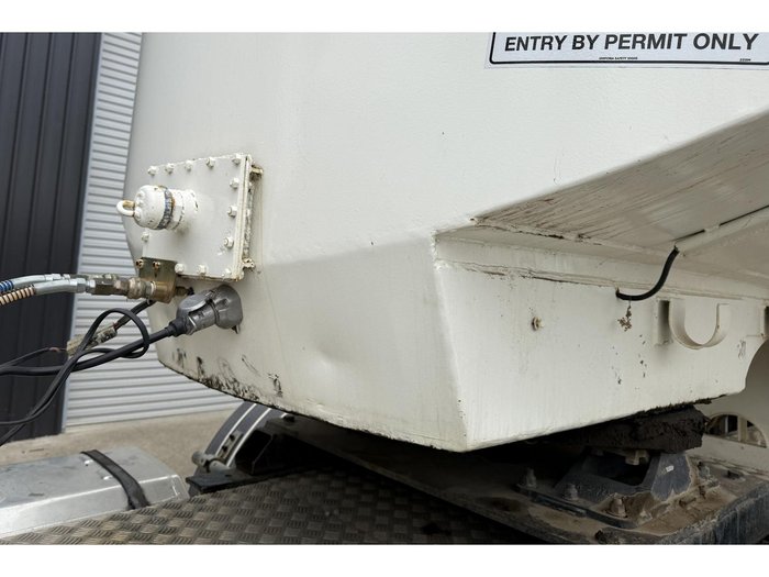2000 Mitsubishi Fp500