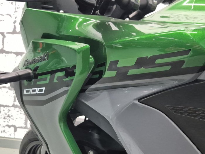 2019 Kawasaki Versys 1000 SE Versys Green