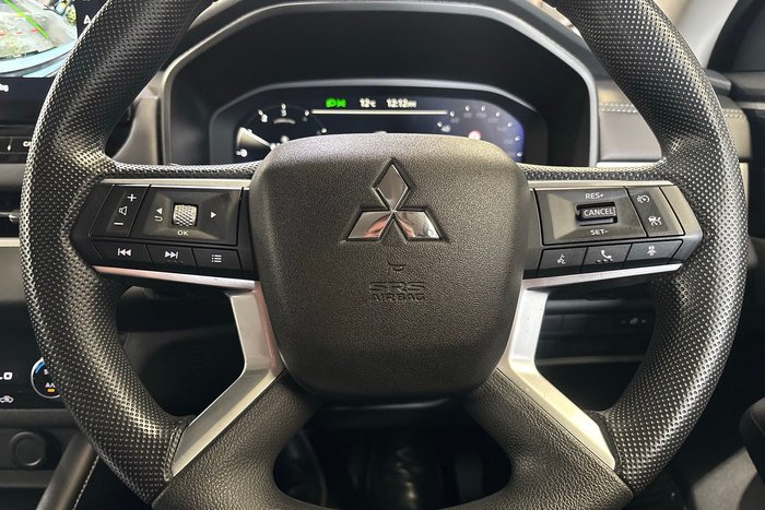 2025 Mitsubishi Outlander ES