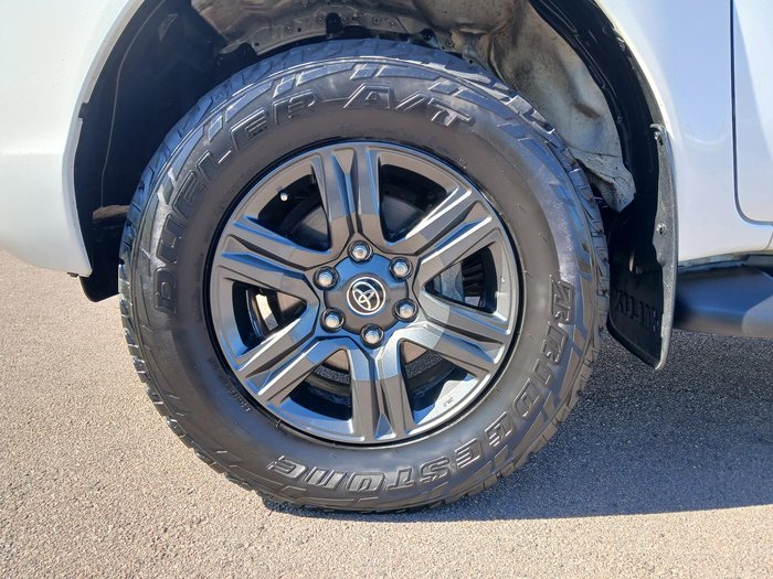 2023 Toyota Hilux SR