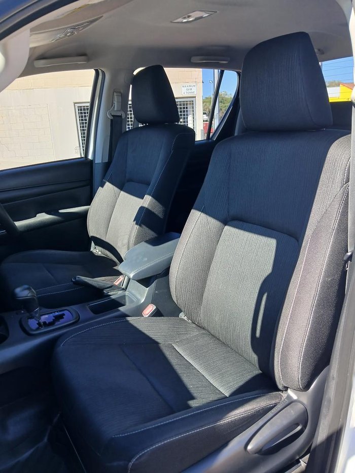 2023 Toyota Hilux SR