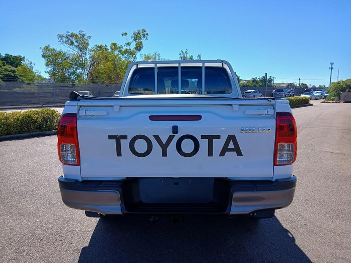 2023 Toyota Hilux SR
