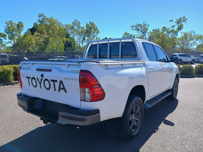2023 Toyota Hilux SR