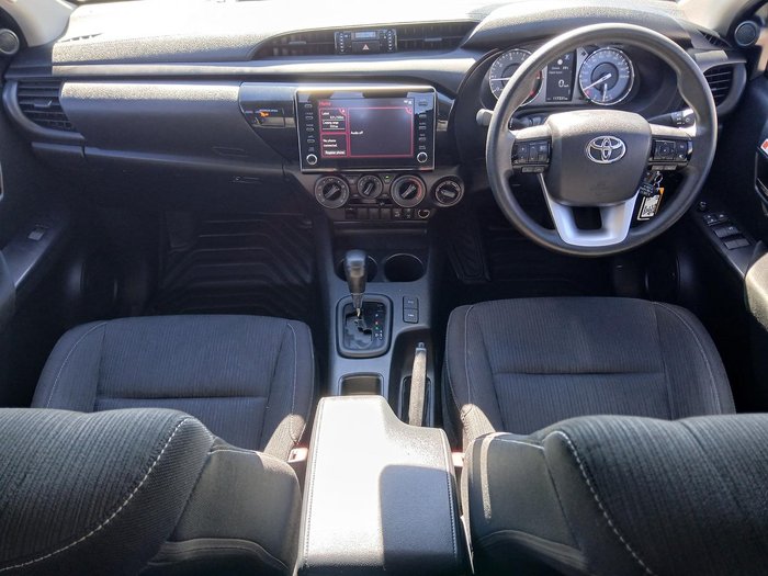 2023 Toyota Hilux SR