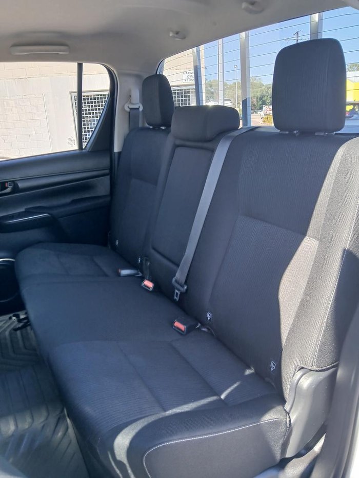 2023 Toyota Hilux SR