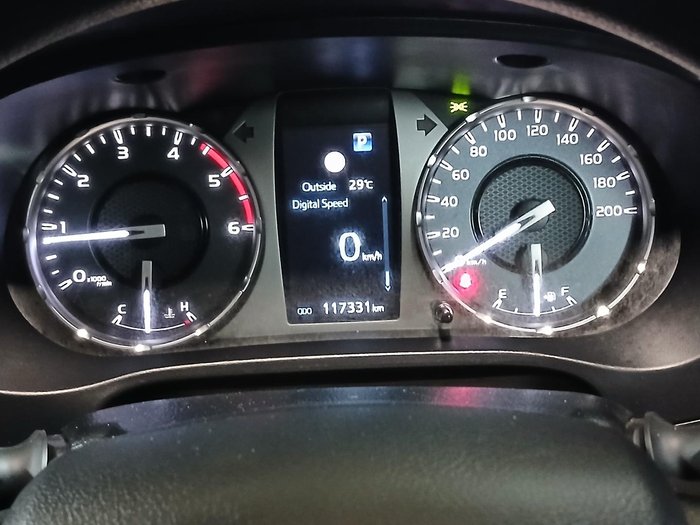 2023 Toyota Hilux SR