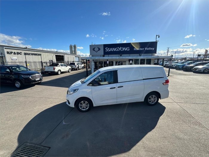 2022 LDV G10 +