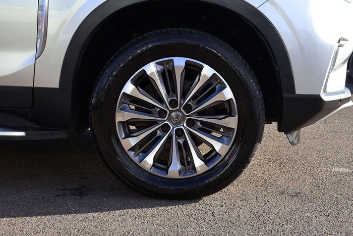 2019 LDV D90 Executive