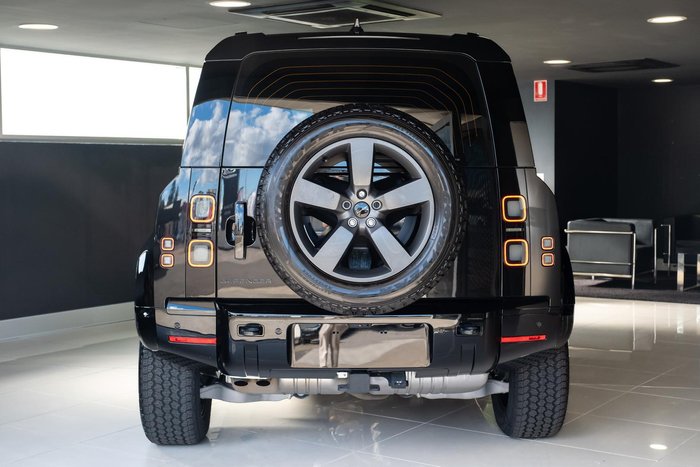 2026 Land Rover Defender 110 D350 X-Dynamic SE