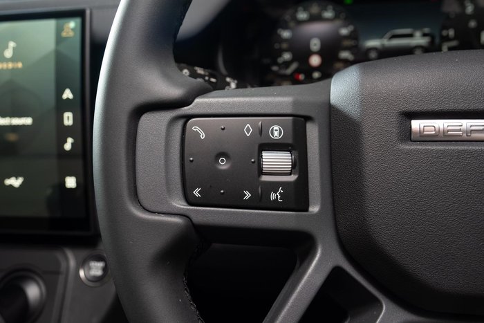 2026 Land Rover Defender 110 D350 X-Dynamic SE