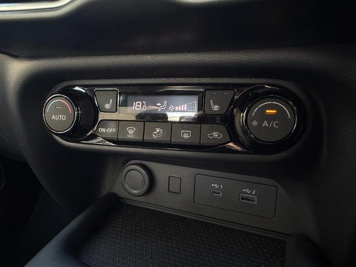 2025 Nissan JUKE ST+