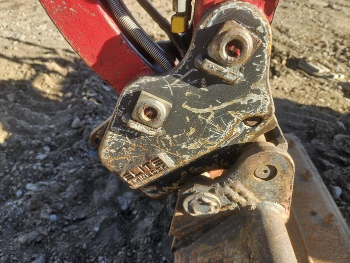 Yanmar Vio17-1