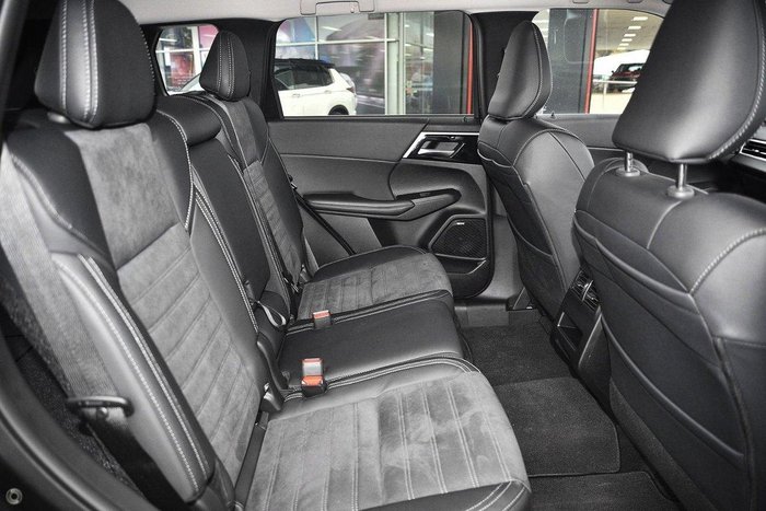 2026 Mitsubishi Outlander Black Edition