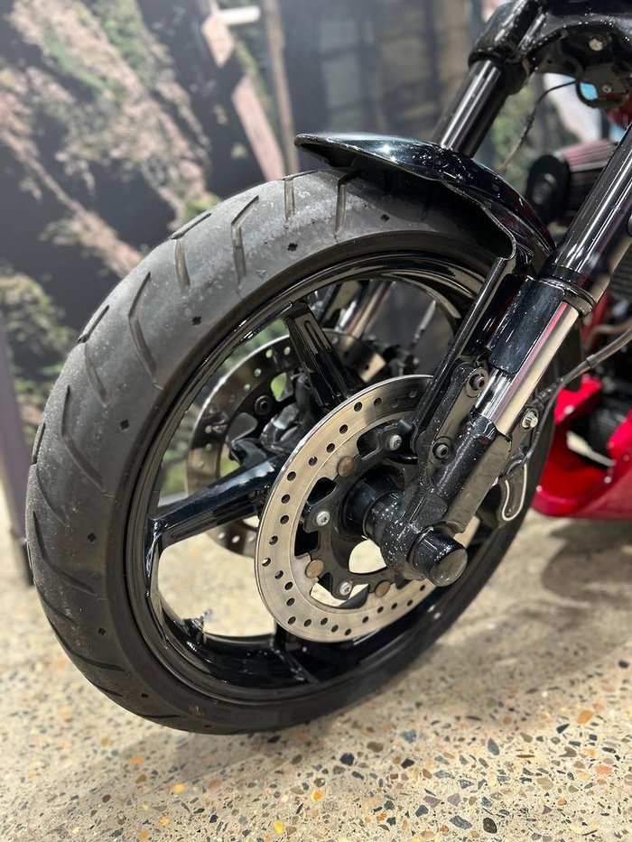 2017 Harley-Davidson CVO Pro Street Breakout (FXSE) CVO Red