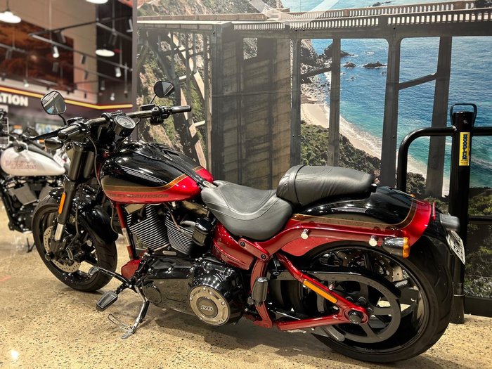 2017 Harley-Davidson CVO Pro Street Breakout (FXSE) CVO Red