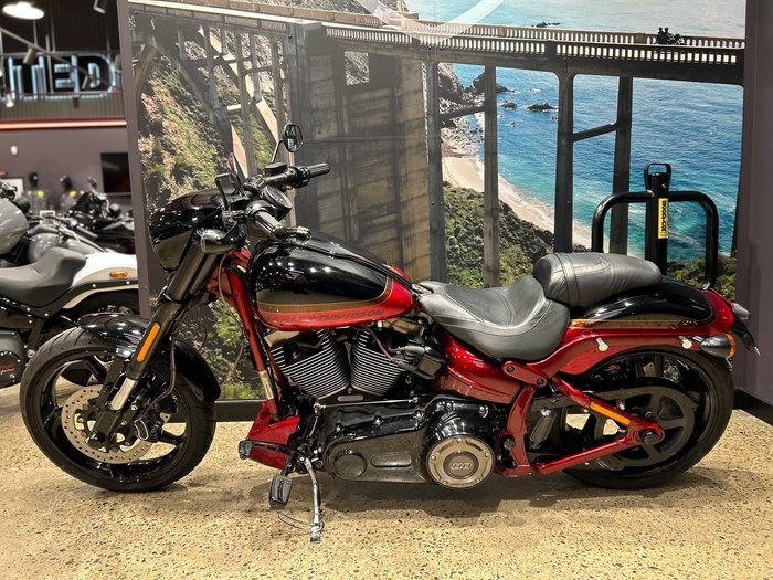 2017 Harley-Davidson CVO Pro Street Breakout (FXSE) CVO Red