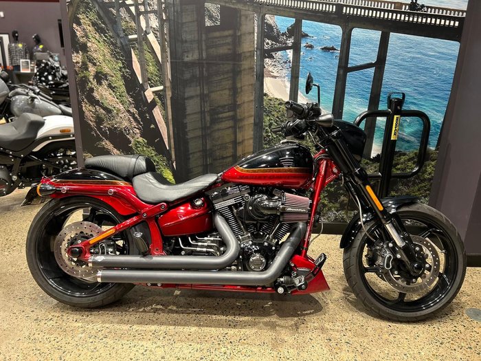 2017 Harley-Davidson CVO Pro Street Breakout (FXSE)