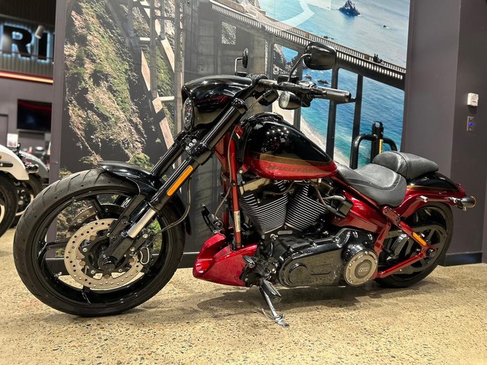 2017 Harley-Davidson CVO Pro Street Breakout (FXSE) CVO Red