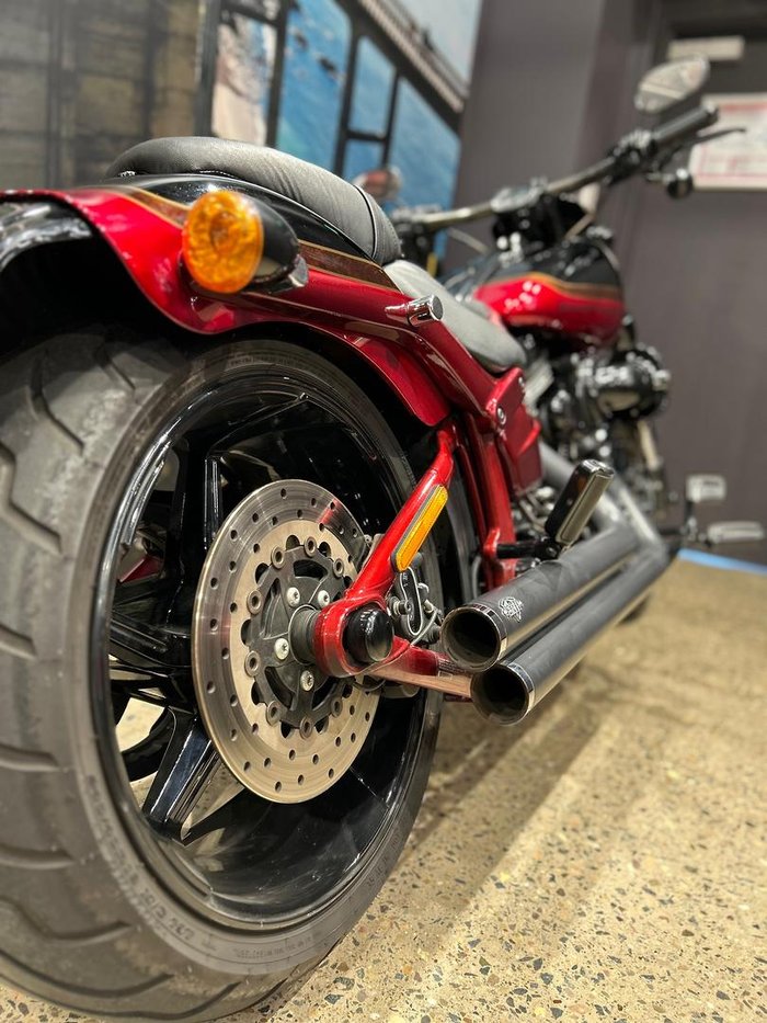 2017 Harley-Davidson CVO Pro Street Breakout (FXSE) CVO Red
