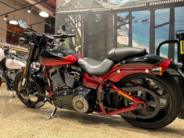 2017 Harley-Davidson CVO Pro Street Breakout (FXSE) CVO Red