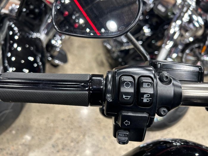 2017 Harley-Davidson CVO Pro Street Breakout (FXSE) CVO Red