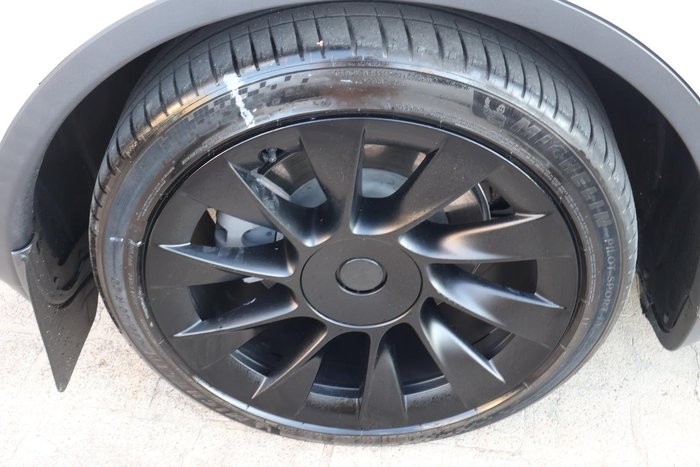 2023 Tesla Model Y Rear-Wheel Drive