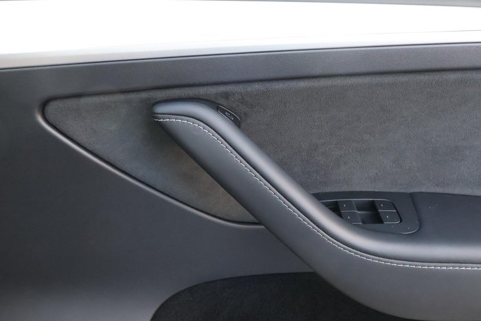 2023 Tesla Model Y Rear-Wheel Drive