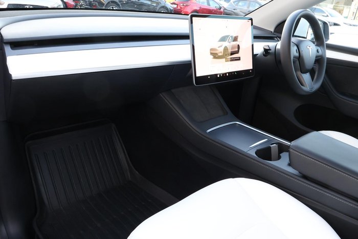 2023 Tesla Model Y Rear-Wheel Drive
