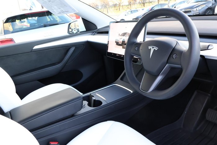 2023 Tesla Model Y Rear-Wheel Drive