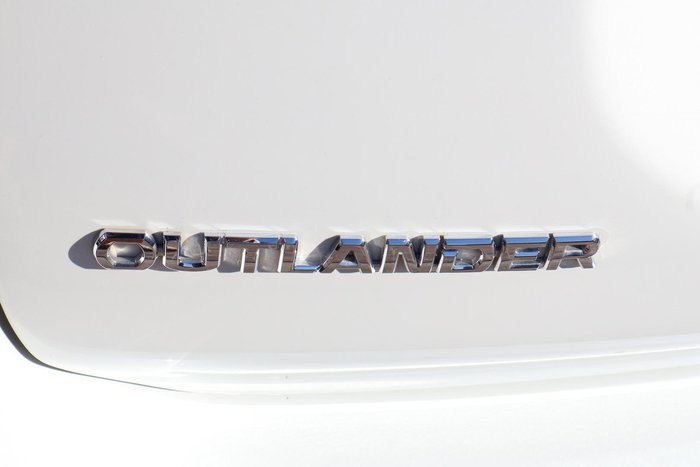 2020 Mitsubishi Outlander ES
