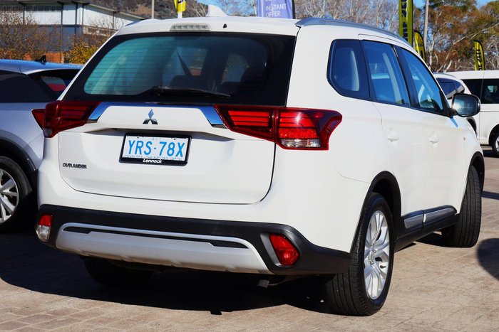 2020 Mitsubishi Outlander ES