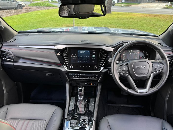 2025 Isuzu MU-X X-TERRAIN