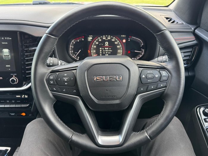 2025 Isuzu MU-X X-TERRAIN
