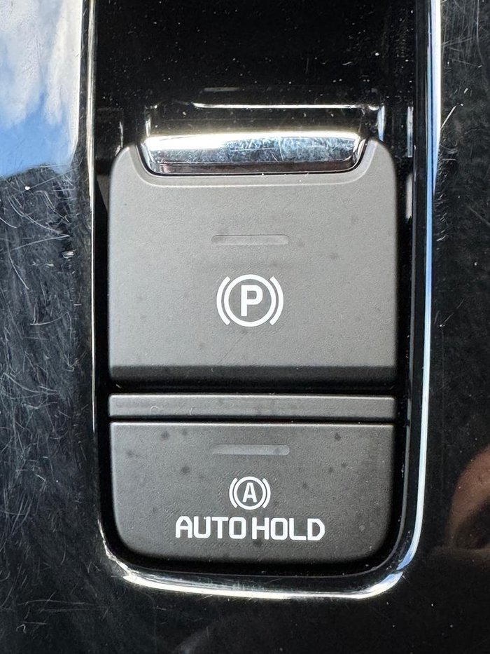 2025 Isuzu MU-X X-TERRAIN