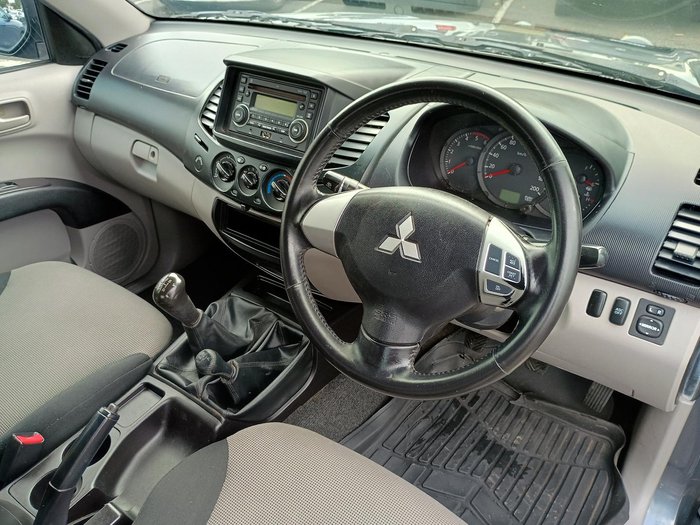 2010 Mitsubishi Triton GL-R