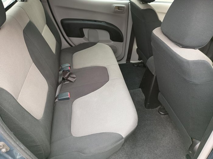 2010 Mitsubishi Triton GL-R