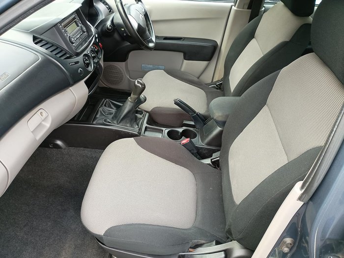 2010 Mitsubishi Triton GL-R