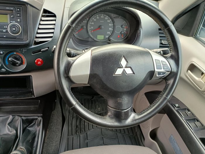 2010 Mitsubishi Triton GL-R