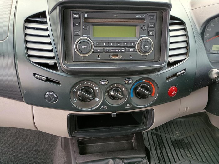 2010 Mitsubishi Triton GL-R