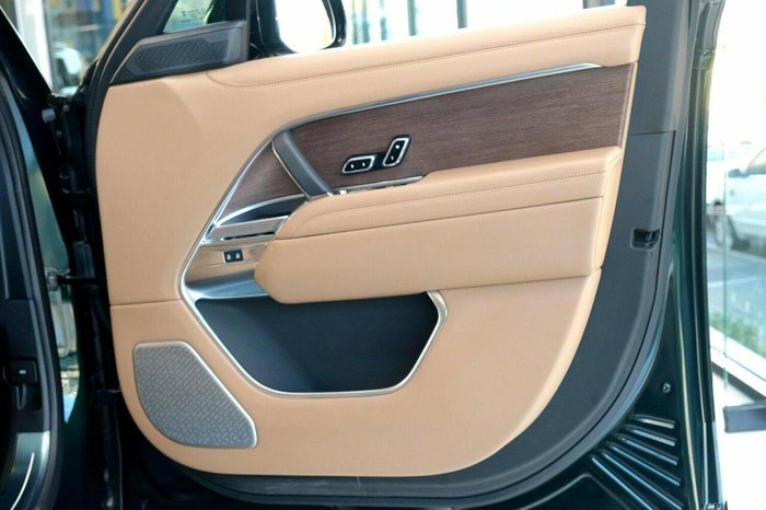 2026 Land Rover Range Rover P530 Autobiography