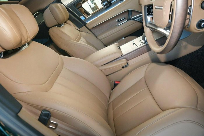 2026 Land Rover Range Rover P530 Autobiography