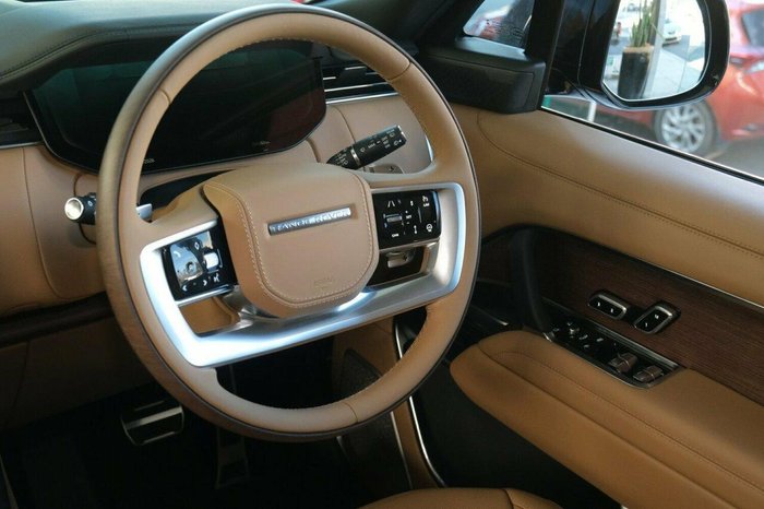 2026 Land Rover Range Rover P530 Autobiography