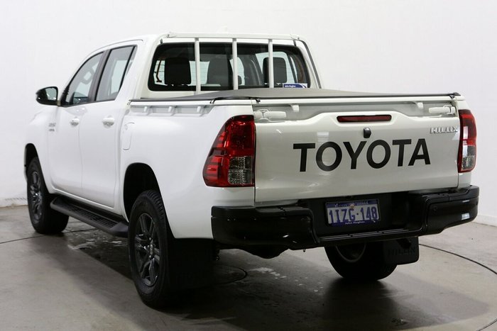 2025 Toyota Hilux SR 48V
