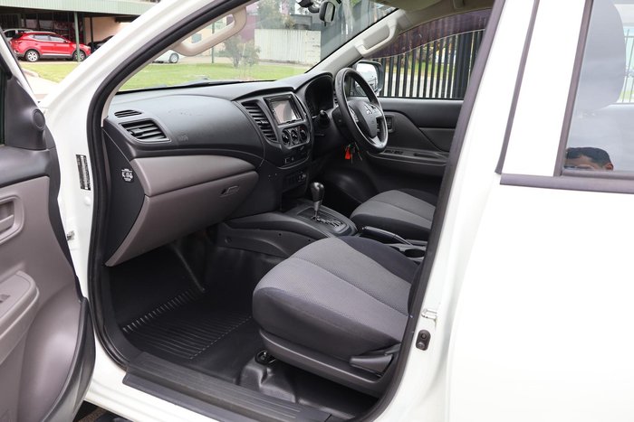 2016 Mitsubishi Triton GLX