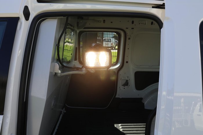 2017 Volkswagen Caddy TSI220