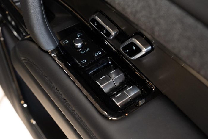 2025 Land Rover Range Rover Sport D250 Dynamic SE