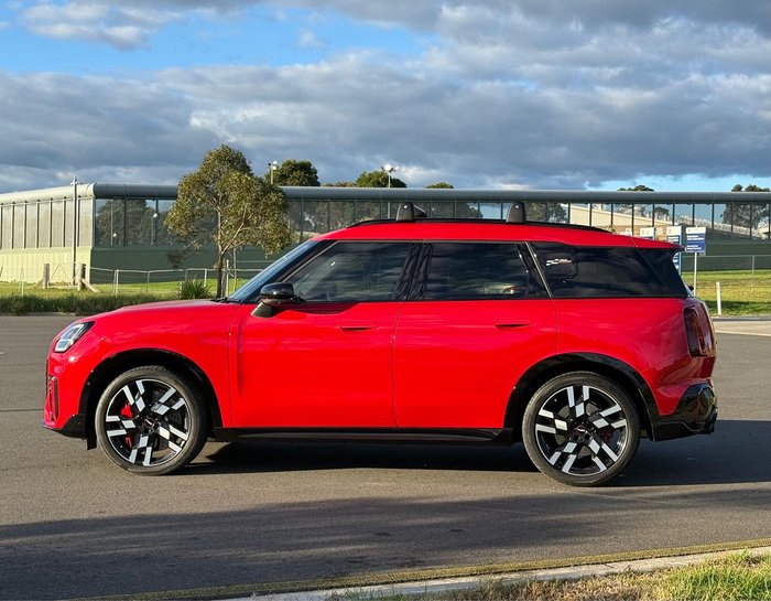 2025 MINI Countryman JCW Favoured